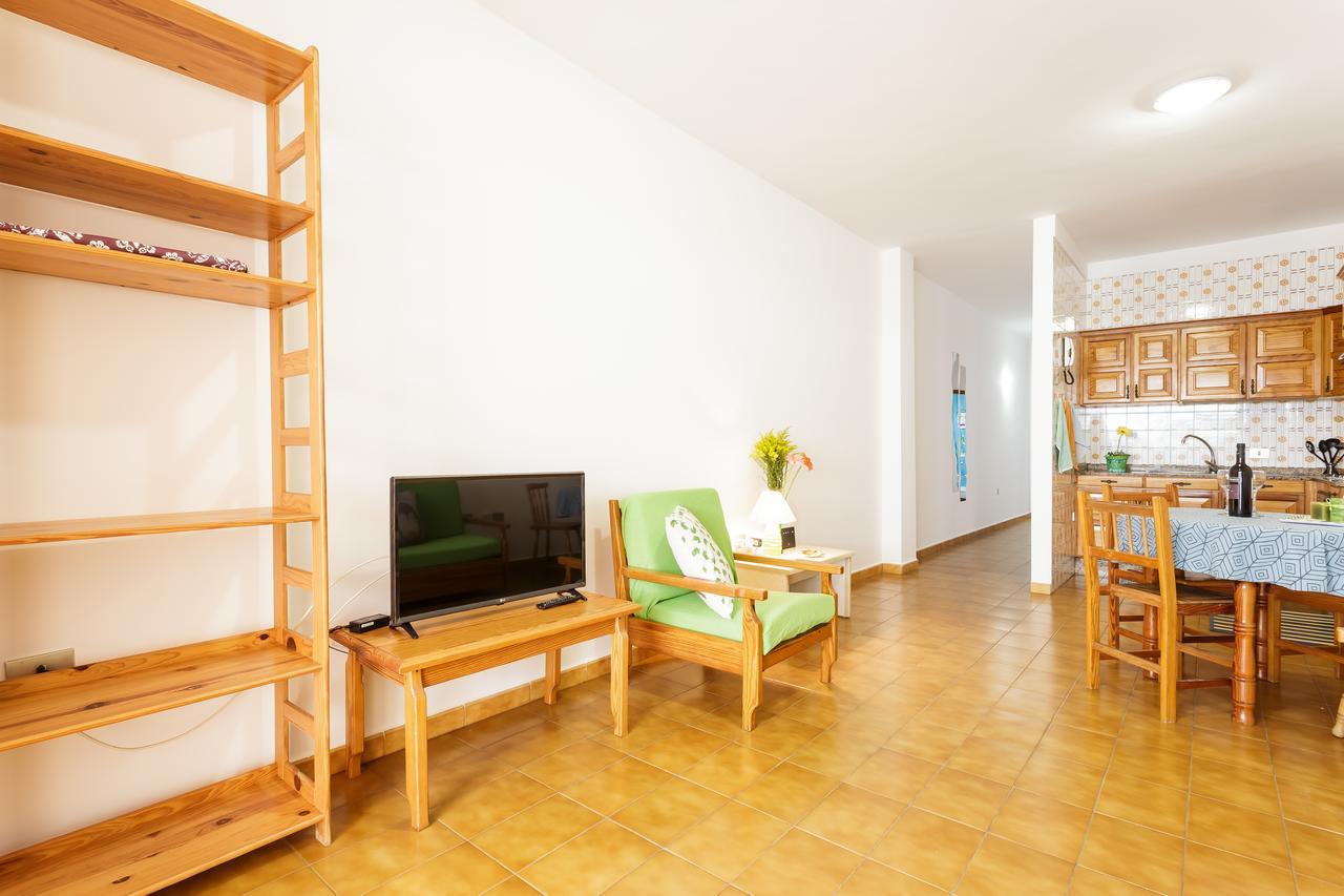 Vivienda Vacacional El Faro, En Puerto Naos ロス・ジャノス・デ・アリダネ エクステリア 写真